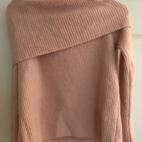 Sweaters - Picture 2 of 7